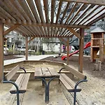 Spacious Central 4-Room Suite For 6 - Near Subway