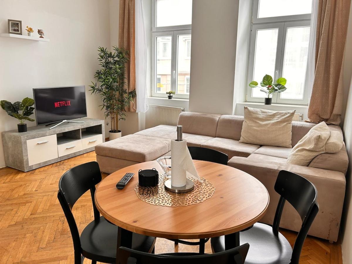 Spacious 4-room For 6 - Near Subway * Wenen